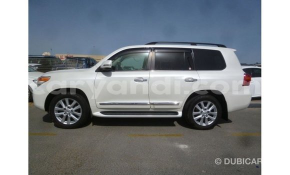 Acheter Import Voiture Toyota Land Cruiser Blanc à Import - Dubai, Zambie Acheter Import Voiture Toyota Land Cruiser Blanc à Import - Dubai, Zambie