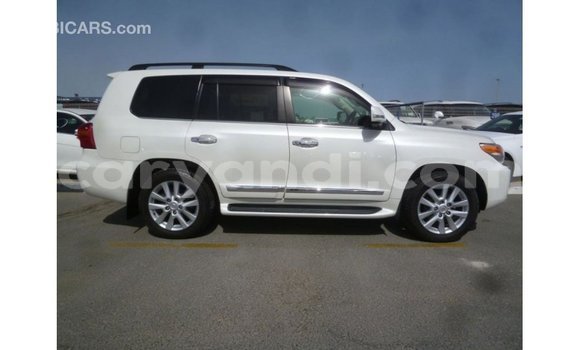 Acheter Import Voiture Toyota Land Cruiser Blanc à Import - Dubai, Zambie Acheter Import Voiture Toyota Land Cruiser Blanc à Import - Dubai, Zambie