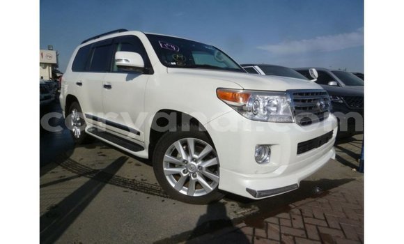 Nunua Imported Toyota Land Cruiser Nyeupe Gari ndani ya Import - Dubai nchini Zambia Nunua Imported Toyota Land Cruiser Nyeupe Gari ndani ya Import - Dubai nchini Zambia