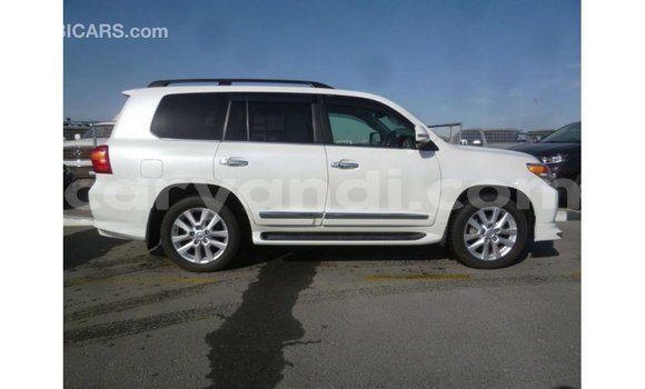 Nunua Imported Toyota Land Cruiser Nyeupe Gari ndani ya Import - Dubai nchini Zambia Nunua Imported Toyota Land Cruiser Nyeupe Gari ndani ya Import - Dubai nchini Zambia