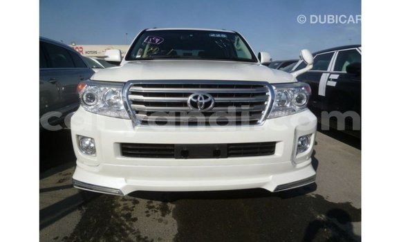 Nunua Imported Toyota Land Cruiser Nyeupe Gari ndani ya Import - Dubai nchini Zambia Nunua Imported Toyota Land Cruiser Nyeupe Gari ndani ya Import - Dubai nchini Zambia