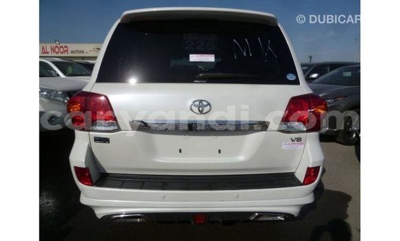 Nunua Imported Toyota Land Cruiser Nyeupe Gari ndani ya Import - Dubai nchini Zambia Nunua Imported Toyota Land Cruiser Nyeupe Gari ndani ya Import - Dubai nchini Zambia