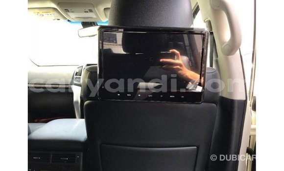 Nunua Imported Toyota Land Cruiser Nyeupe Gari ndani ya Import - Dubai nchini Zambia Nunua Imported Toyota Land Cruiser Nyeupe Gari ndani ya Import - Dubai nchini Zambia