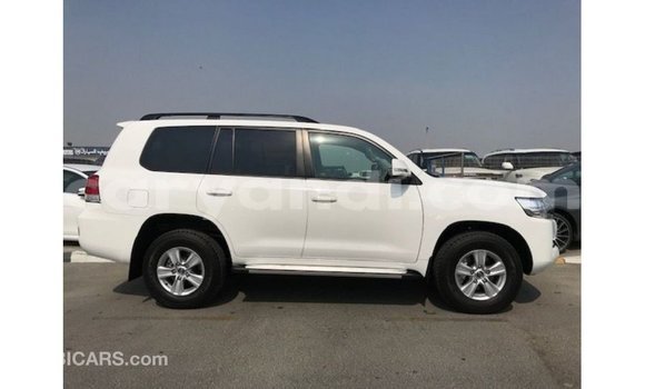 Buy Import Toyota Land Cruiser White Car in Import - Dubai in Zambia Buy Import Toyota Land Cruiser White Car in Import - Dubai in Zambia