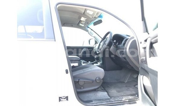 Buy Import Toyota Land Cruiser White Car in Import - Dubai in Zambia Buy Import Toyota Land Cruiser White Car in Import - Dubai in Zambia