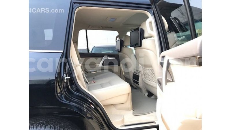 Big with watermark toyota land cruiser zambia import dubai 10472