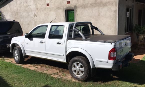 Buy Used Isuzu D–MAX White Car in Chingola in Zambia
