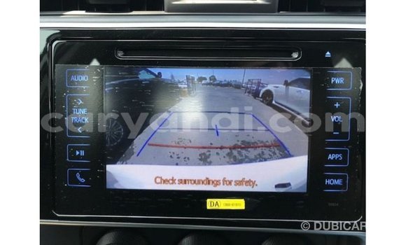 Acheter Import Voiture Toyota Corolla Blanc à Import - Dubai, Zambie Acheter Import Voiture Toyota Corolla Blanc à Import - Dubai, Zambie