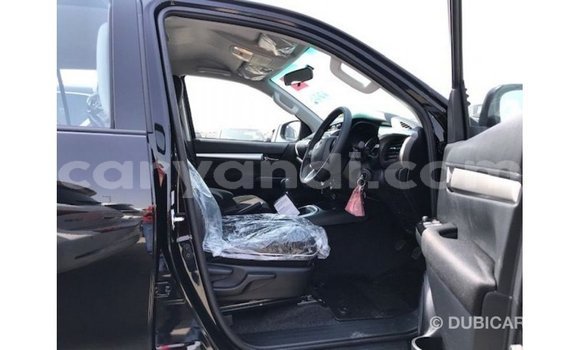 Nunua Imported Toyota Hilux Nyeusi Gari ndani ya Import - Dubai nchini Zambia Nunua Imported Toyota Hilux Nyeusi Gari ndani ya Import - Dubai nchini Zambia