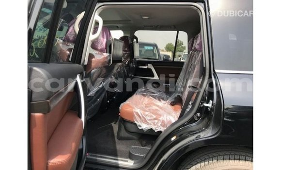 Acheter Import Voiture Toyota Land Cruiser Noir à Import - Dubai, Zambie Acheter Import Voiture Toyota Land Cruiser Noir à Import - Dubai, Zambie