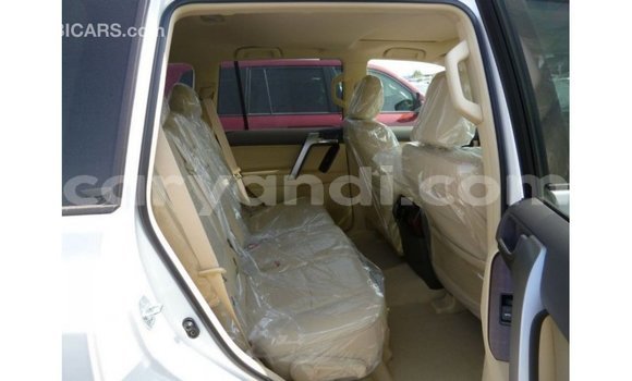 Nunua Imported Toyota Prado Nyeupe Gari ndani ya Import - Dubai nchini Zambia Nunua Imported Toyota Prado Nyeupe Gari ndani ya Import - Dubai nchini Zambia