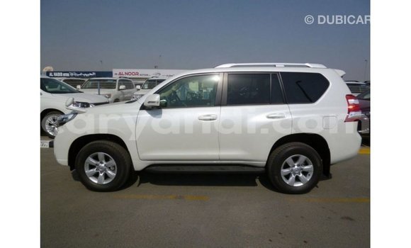 Nunua Imported Toyota Prado Nyeupe Gari ndani ya Import - Dubai nchini Zambia Nunua Imported Toyota Prado Nyeupe Gari ndani ya Import - Dubai nchini Zambia