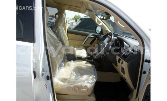 Acheter Import Voiture Toyota Prado Blanc à Import - Dubai, Zambie Acheter Import Voiture Toyota Prado Blanc à Import - Dubai, Zambie