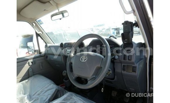 Tenga Imported Toyota Land Cruiser Zvimwe Mota in Import - Dubai in Zambia Tenga Imported Toyota Land Cruiser Zvimwe Mota in Import - Dubai in Zambia