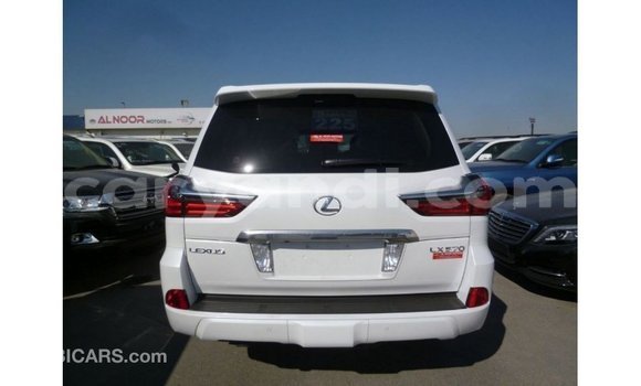 Nunua Imported Lexus LX Nyeupe Gari ndani ya Import - Dubai nchini Zambia Nunua Imported Lexus LX Nyeupe Gari ndani ya Import - Dubai nchini Zambia