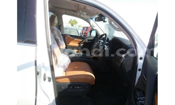 Nunua Imported Lexus LX Nyeupe Gari ndani ya Import - Dubai nchini Zambia Nunua Imported Lexus LX Nyeupe Gari ndani ya Import - Dubai nchini Zambia