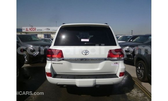 Acheter Import Voiture Toyota Land Cruiser Blanc à Import - Dubai, Zambie Acheter Import Voiture Toyota Land Cruiser Blanc à Import - Dubai, Zambie