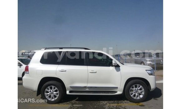 Acheter Import Voiture Toyota Land Cruiser Blanc à Import - Dubai, Zambie Acheter Import Voiture Toyota Land Cruiser Blanc à Import - Dubai, Zambie