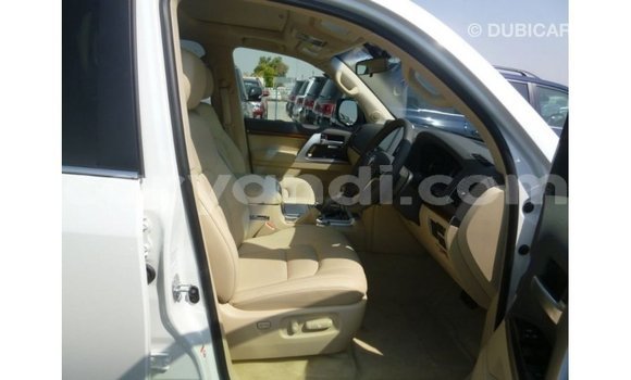 Buy Import Toyota Land Cruiser White Car in Import - Dubai in Zambia Buy Import Toyota Land Cruiser White Car in Import - Dubai in Zambia