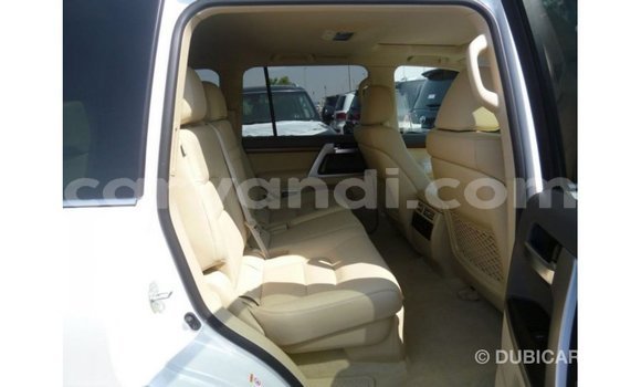 Buy Import Toyota Land Cruiser White Car in Import - Dubai in Zambia Buy Import Toyota Land Cruiser White Car in Import - Dubai in Zambia