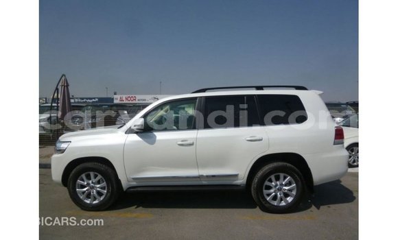 Buy Import Toyota Land Cruiser White Car in Import - Dubai in Zambia Buy Import Toyota Land Cruiser White Car in Import - Dubai in Zambia