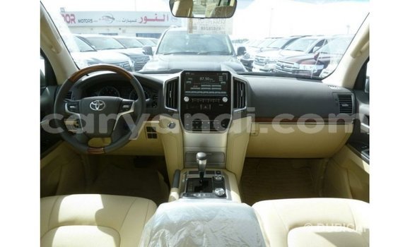 Buy Import Toyota Land Cruiser White Car in Import - Dubai in Zambia Buy Import Toyota Land Cruiser White Car in Import - Dubai in Zambia