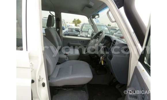 Buy Import Toyota Land Cruiser White Car in Import - Dubai in Zambia Buy Import Toyota Land Cruiser White Car in Import - Dubai in Zambia
