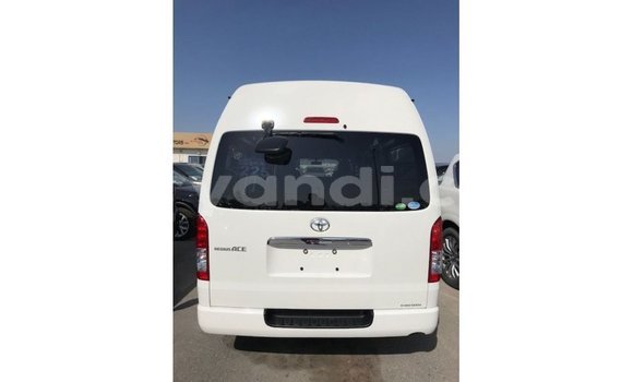 Buy Import Toyota Hiace White Car in Import - Dubai in Zambia Buy Import Toyota Hiace White Car in Import - Dubai in Zambia