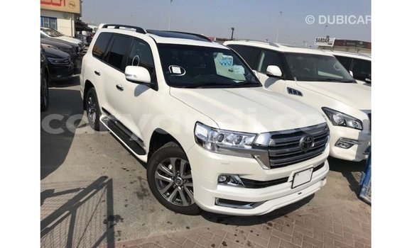 Acheter Import Voiture Toyota Land Cruiser Blanc à Import - Dubai, Zambie Acheter Import Voiture Toyota Land Cruiser Blanc à Import - Dubai, Zambie