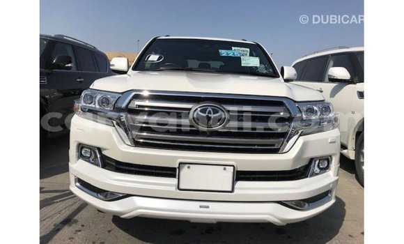 Acheter Import Voiture Toyota Land Cruiser Blanc à Import - Dubai, Zambie Acheter Import Voiture Toyota Land Cruiser Blanc à Import - Dubai, Zambie