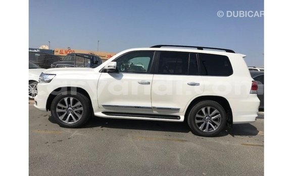 Acheter Import Voiture Toyota Land Cruiser Blanc à Import - Dubai, Zambie Acheter Import Voiture Toyota Land Cruiser Blanc à Import - Dubai, Zambie