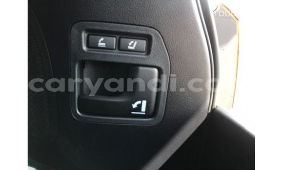 Acheter Import Voiture Toyota Land Cruiser Blanc à Import - Dubai, Zambie Acheter Import Voiture Toyota Land Cruiser Blanc à Import - Dubai, Zambie