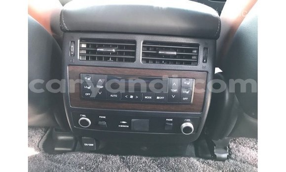 Acheter Import Voiture Toyota Land Cruiser Blanc à Import - Dubai, Zambie Acheter Import Voiture Toyota Land Cruiser Blanc à Import - Dubai, Zambie