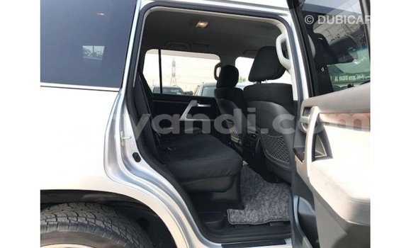 Nunua Imported Toyota Land Cruiser Nyingine Gari ndani ya Import - Dubai nchini Zambia Nunua Imported Toyota Land Cruiser Nyingine Gari ndani ya Import - Dubai nchini Zambia