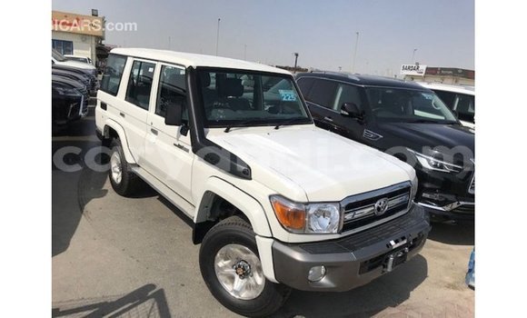 Tenga Imported Toyota Land Cruiser Chena Mota in Import - Dubai in Zambia Tenga Imported Toyota Land Cruiser Chena Mota in Import - Dubai in Zambia