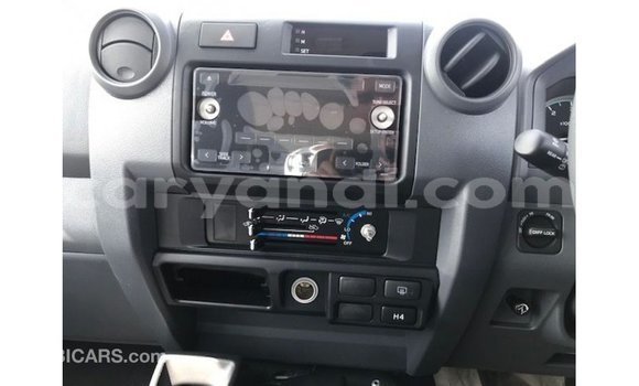 Tenga Imported Toyota Land Cruiser Chena Mota in Import - Dubai in Zambia Tenga Imported Toyota Land Cruiser Chena Mota in Import - Dubai in Zambia