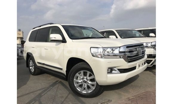 Nunua Imported Toyota Land Cruiser Nyeupe Gari ndani ya Import - Dubai nchini Zambia Nunua Imported Toyota Land Cruiser Nyeupe Gari ndani ya Import - Dubai nchini Zambia