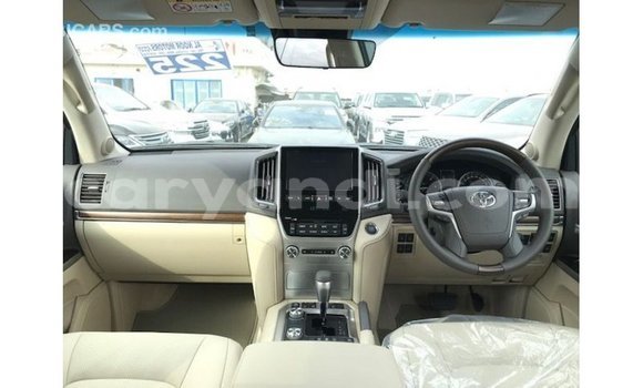 Nunua Imported Toyota Land Cruiser Nyeupe Gari ndani ya Import - Dubai nchini Zambia Nunua Imported Toyota Land Cruiser Nyeupe Gari ndani ya Import - Dubai nchini Zambia