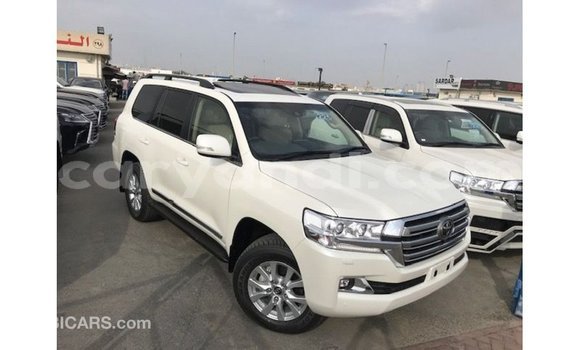 Nunua Imported Toyota Land Cruiser Nyeupe Gari ndani ya Import - Dubai nchini Zambia Nunua Imported Toyota Land Cruiser Nyeupe Gari ndani ya Import - Dubai nchini Zambia
