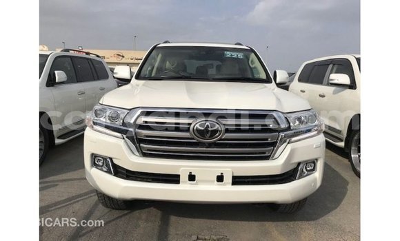 Nunua Imported Toyota Land Cruiser Nyeupe Gari ndani ya Import - Dubai nchini Zambia Nunua Imported Toyota Land Cruiser Nyeupe Gari ndani ya Import - Dubai nchini Zambia