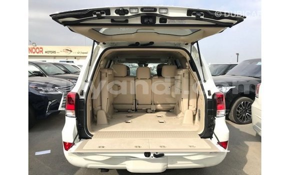 Nunua Imported Toyota Land Cruiser Nyeupe Gari ndani ya Import - Dubai nchini Zambia Nunua Imported Toyota Land Cruiser Nyeupe Gari ndani ya Import - Dubai nchini Zambia
