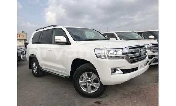 Acheter Import Voiture Toyota Land Cruiser Blanc à Import - Dubai, Zambie Acheter Import Voiture Toyota Land Cruiser Blanc à Import - Dubai, Zambie