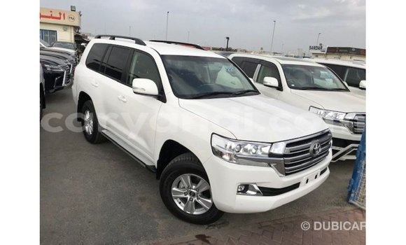 Acheter Import Voiture Toyota Land Cruiser Blanc à Import - Dubai, Zambie Acheter Import Voiture Toyota Land Cruiser Blanc à Import - Dubai, Zambie