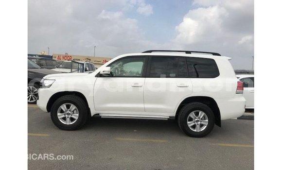 Acheter Import Voiture Toyota Land Cruiser Blanc à Import - Dubai, Zambie Acheter Import Voiture Toyota Land Cruiser Blanc à Import - Dubai, Zambie