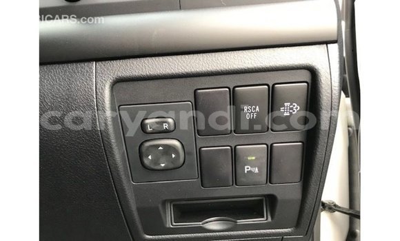 Acheter Import Voiture Toyota Land Cruiser Blanc à Import - Dubai, Zambie Acheter Import Voiture Toyota Land Cruiser Blanc à Import - Dubai, Zambie