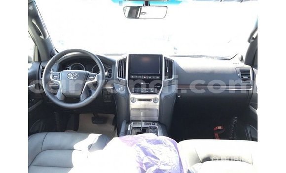 Buy Import Toyota Land Cruiser White Car in Import - Dubai in Zambia Buy Import Toyota Land Cruiser White Car in Import - Dubai in Zambia