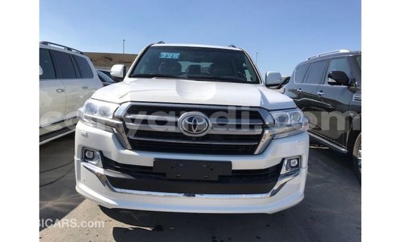 Buy Import Toyota Land Cruiser White Car in Import - Dubai in Zambia Buy Import Toyota Land Cruiser White Car in Import - Dubai in Zambia