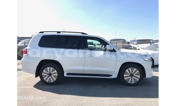 Buy Import Toyota Land Cruiser White Car in Import - Dubai in Zambia Buy Import Toyota Land Cruiser White Car in Import - Dubai in Zambia