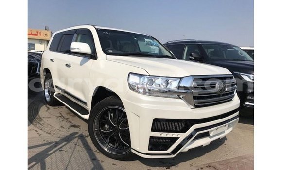 Nunua Imported Toyota Land Cruiser Nyeupe Gari ndani ya Import - Dubai nchini Zambia Nunua Imported Toyota Land Cruiser Nyeupe Gari ndani ya Import - Dubai nchini Zambia