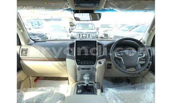 Nunua Imported Toyota Land Cruiser Nyeupe Gari ndani ya Import - Dubai nchini Zambia Nunua Imported Toyota Land Cruiser Nyeupe Gari ndani ya Import - Dubai nchini Zambia